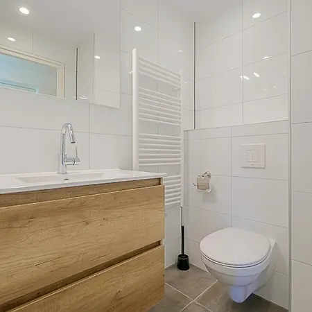 Familiehuis Westenwind - Aan Zee יוליאנאדורפ