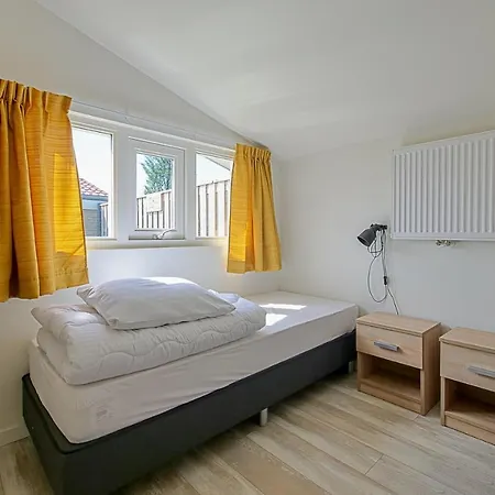 Familiehuis Westenwind - Aan Zee יוליאנאדורפ